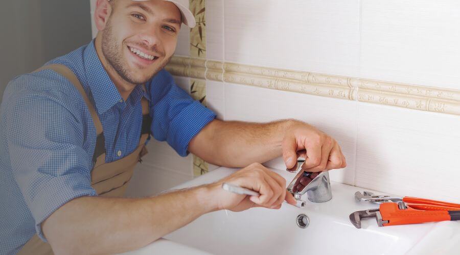 Expert burst pipe repair services in Corydon, IA